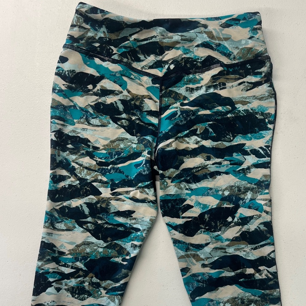 Eddie Bauer Mid Rise Crop Legging Women's Small Pull-On Stretch Active Capri